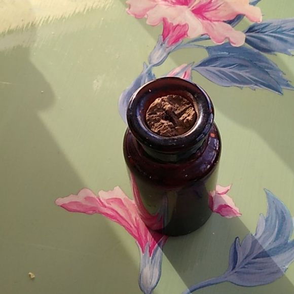 Three Very Old Vintage Glassware - Picture 3 of 9